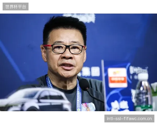 巴尔巴雷斯教练的战术多变性，使得对手难以在赛前进行完全针对性的部署。